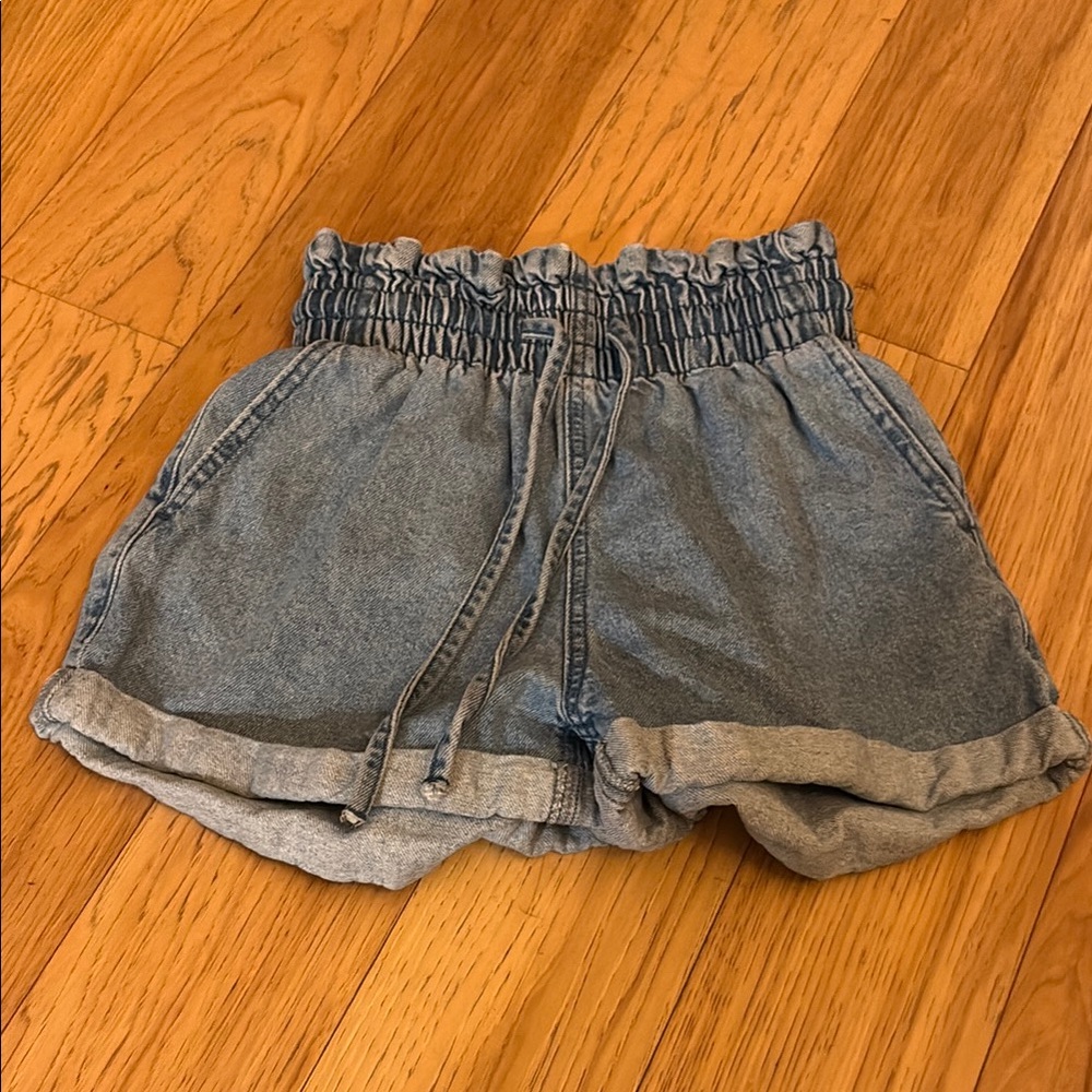 Forever 21 High Rise Jean Shorts Size S